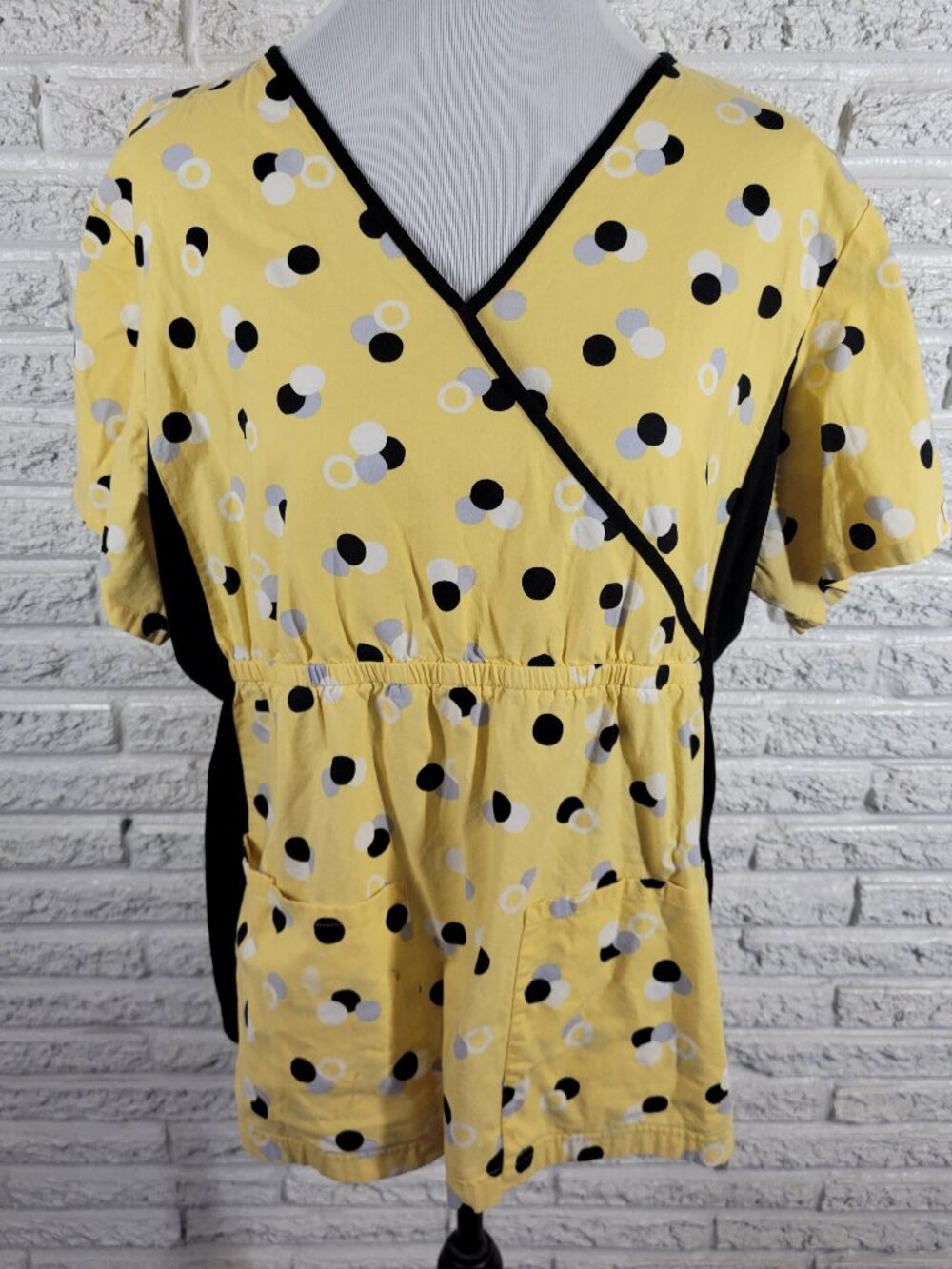 Cherokee Scrub Top XL Yellow Black Polka Dot Stretch Panels Unisex GEO86E